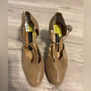 Elegant Beige Heeled Shoes by